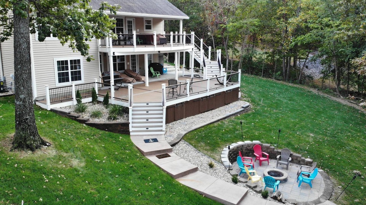 Gilbertsville House | Lakin' Memories- Large Waterfront Home on KY Lake Perfect for Family Gatherings