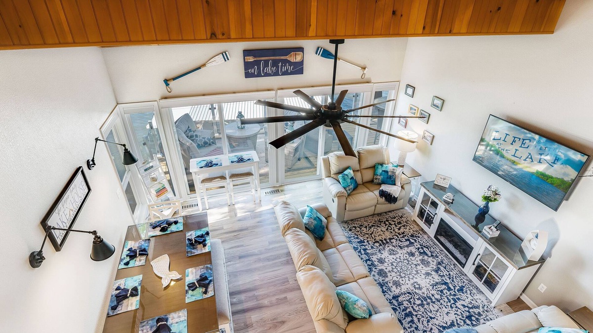Gravois Mills House | Laking it Easy: Jawdropping Views, Snocone Machine, Kayaks, Swimming, Large Dock
