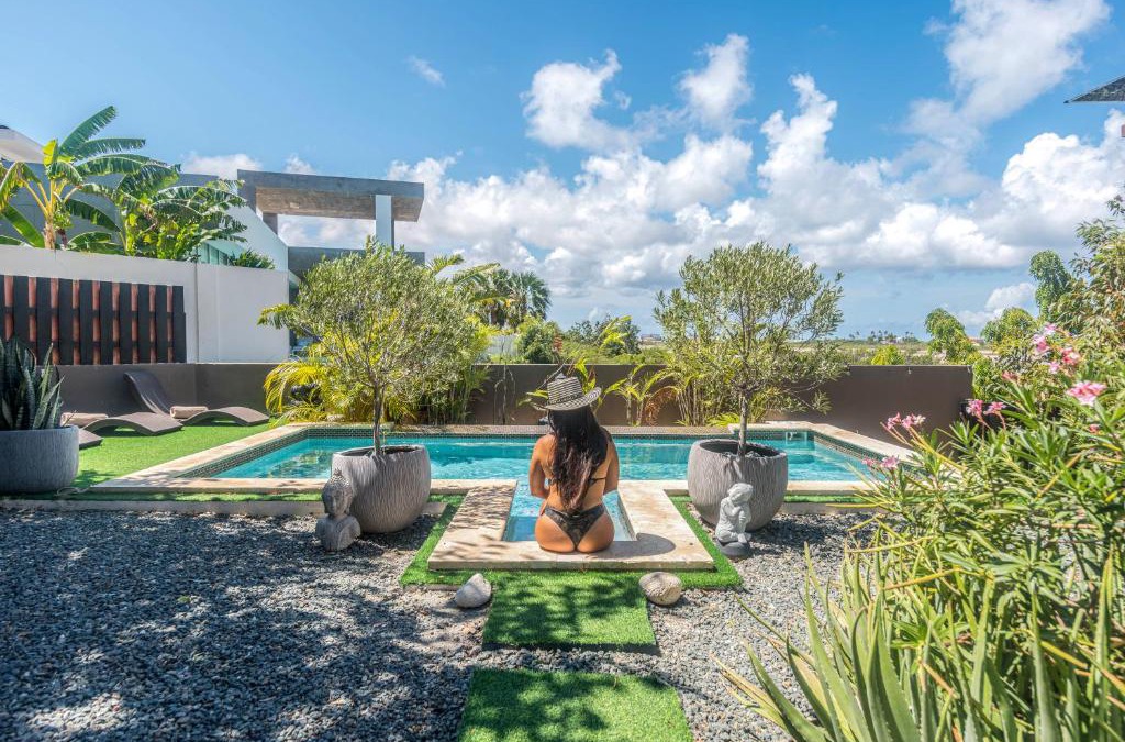 Malmok House | Lama y Solo Unique private room walking distance to the Beach