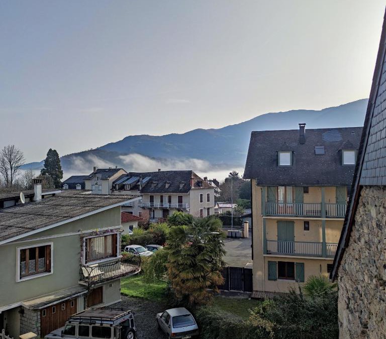 Argeles Gazost Apartment | LAMATACAM, T3, RDC, 2 chamb. centre Argelès Gazost