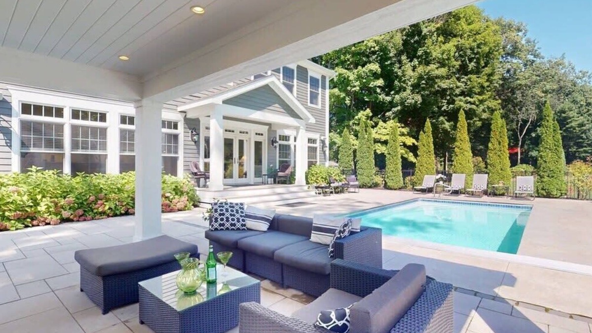 South Haven House | Lamb Haven | Walk to Beach - Lake | Pool, Hot Tub, Fire Pit, Dog Pet Friendly