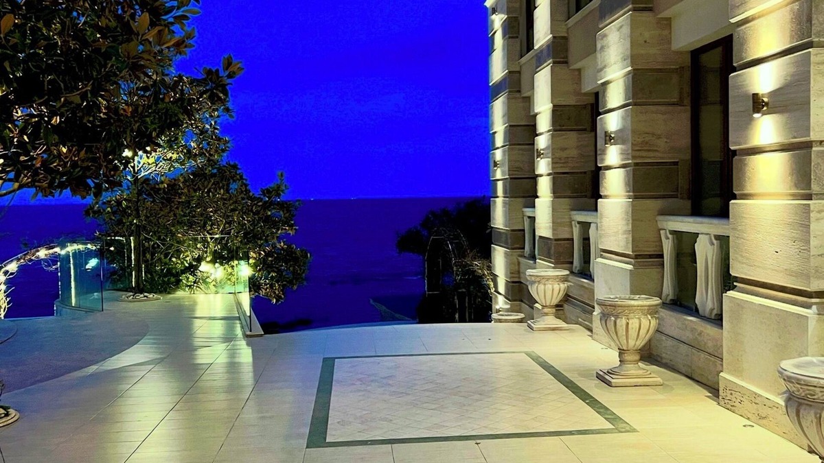 Primorski Apartment | LaMer Residence DeluxenLuxury Beachfront Escape | Private Beach, Pools & Spa