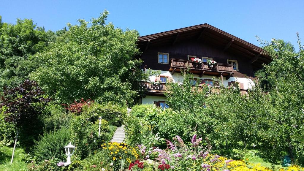 Bruck an der Grossglocknerstrasse Apartment | Landhaus Antonia