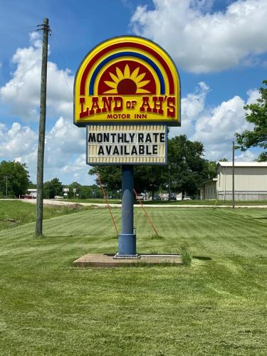 Erie Hotel | Land of Ahs Motor Inn