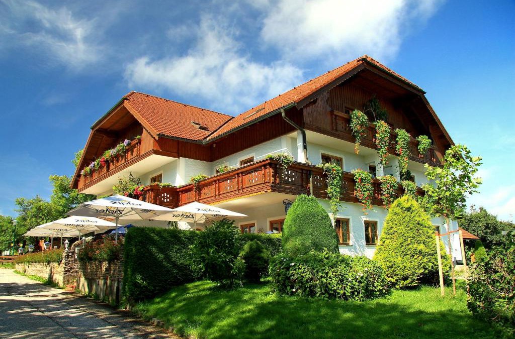 Sankt Georgen im Attergau Hotel | Landgasthof Spitzerwirt
