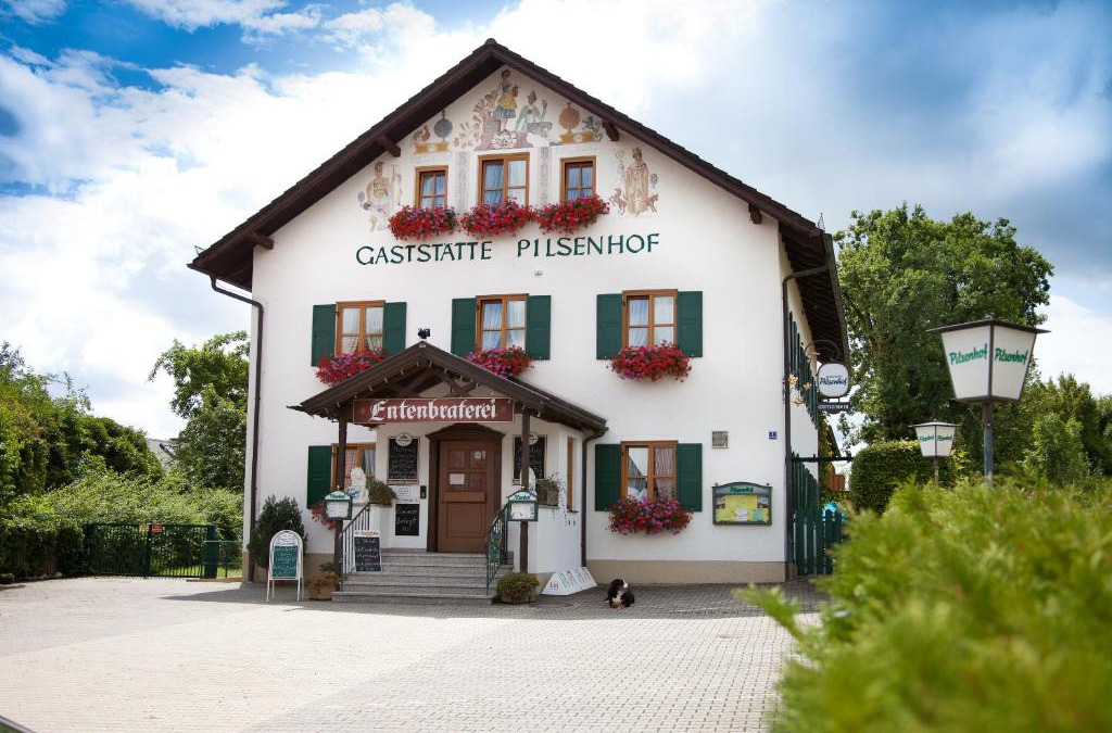 Hechendorf am Pilsensee House | Landgasthof Pilsenhof Entenbraterei