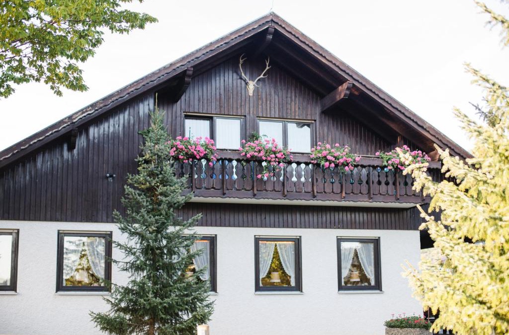 Weissenstein Hotel | Landgasthof Heldenberg