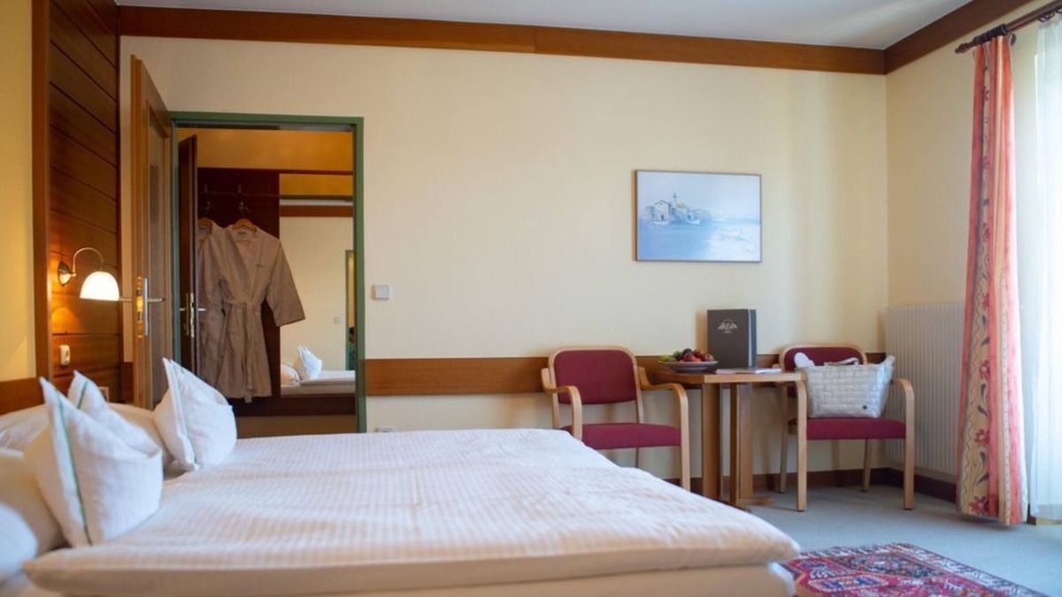 Merkendorf House | Landhaus Doppelzimmer - Feriendomizil, Gasthof Scheer