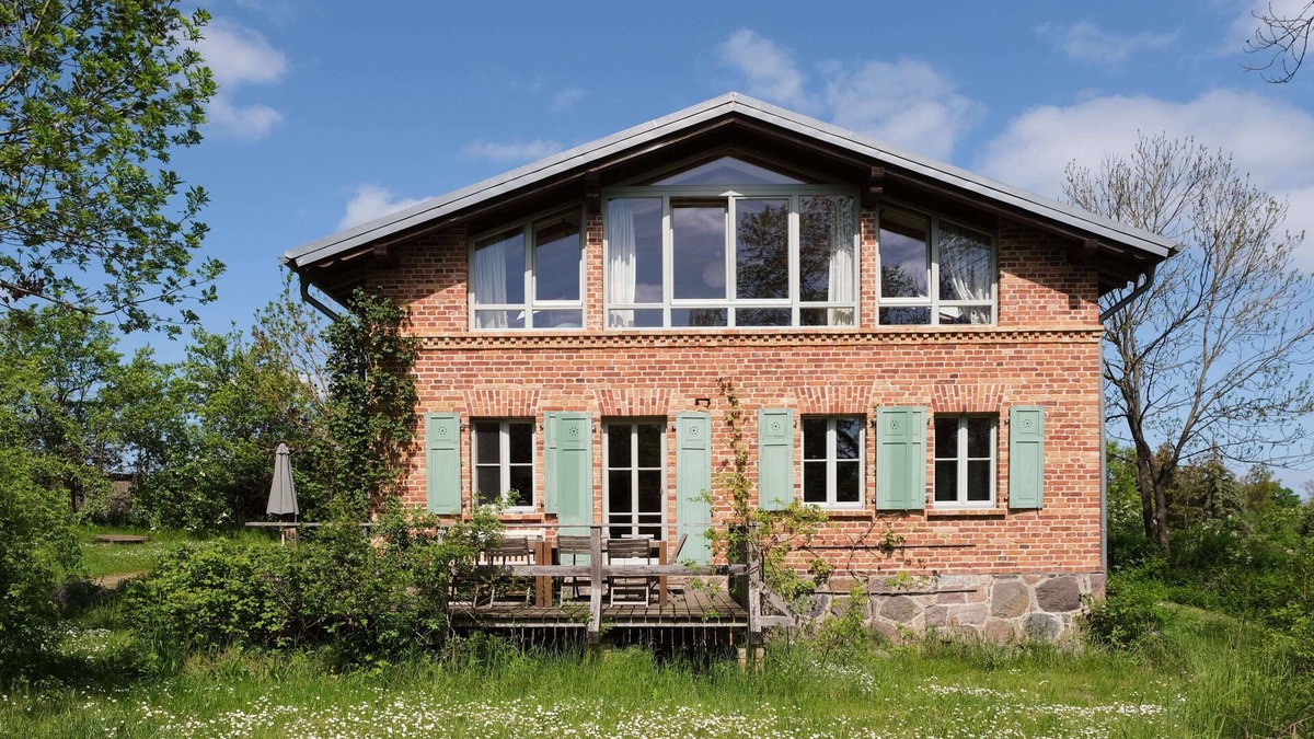Gerswalde Hotel | Landhaus Fredenwalde - large house in beautiful nature with Steinway grand piano