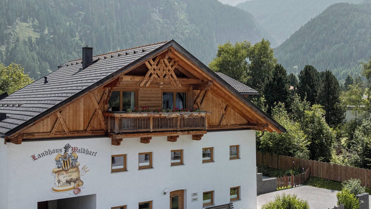 Umhausen Apartment | Landhaus Waldhart - Cozy apartment with garden & Summer Card