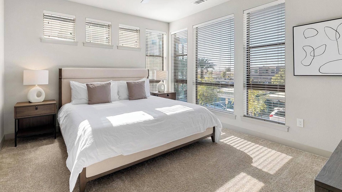 Southside Apartment | Landing | Amazing 1BD, Yoga Studio