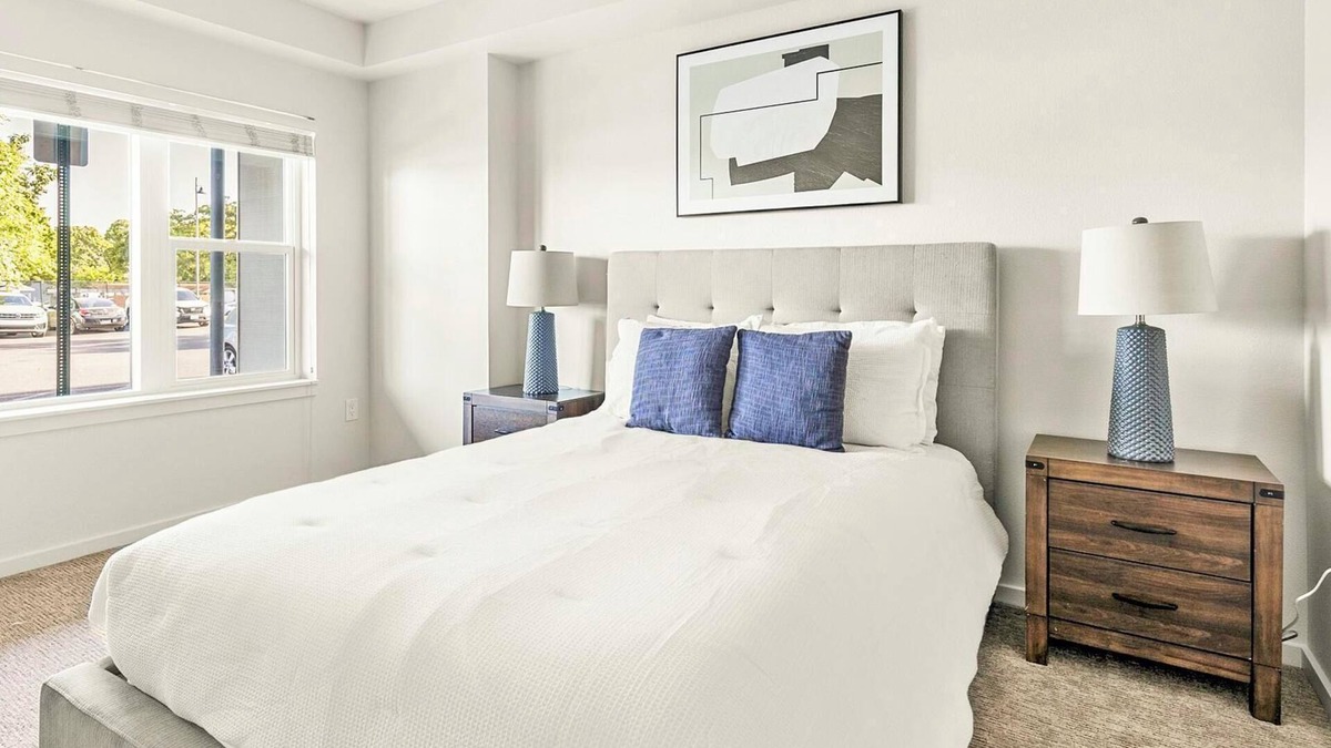 Hayden Island Apartment | Landing | Amazing 1BD, Clubhouse, Courtyard
