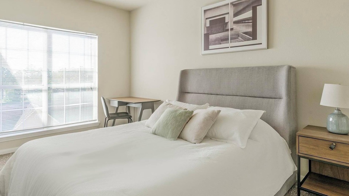 Southbelt/Ellington Apartment | Landing | Amazing 1BD, Gym, Game Room