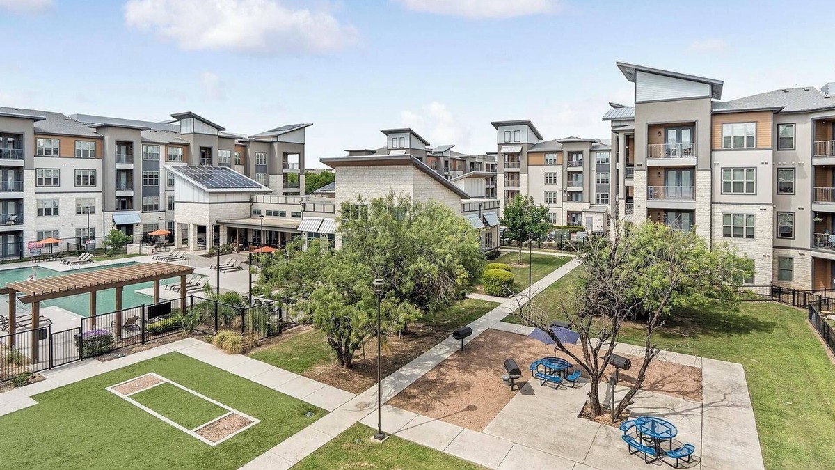Wetmore Apartment | Landing | Amazing 2BD, Gym, Game Room