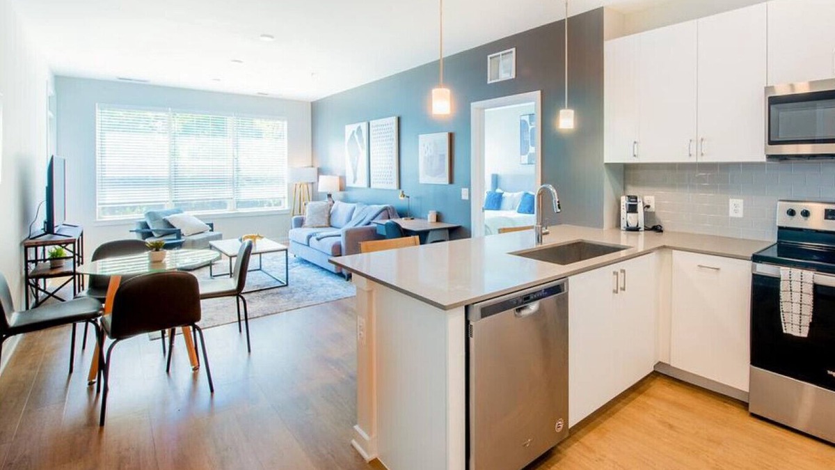 Garrison Apartment | Landing at Avalon Foundry Row - 2 Bedrooms in Downtown Owings Mills