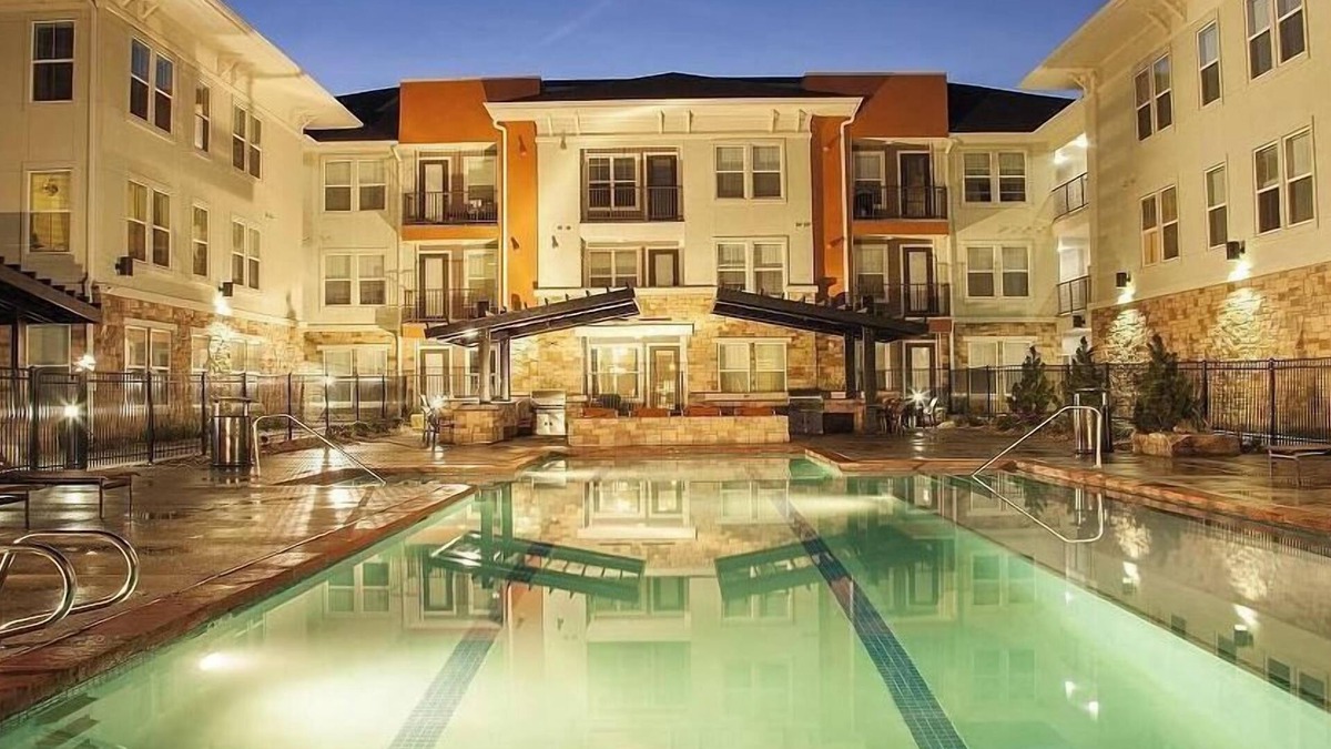 Aurora Apartment | Landing at Centro - 1 Bedroom in Village East