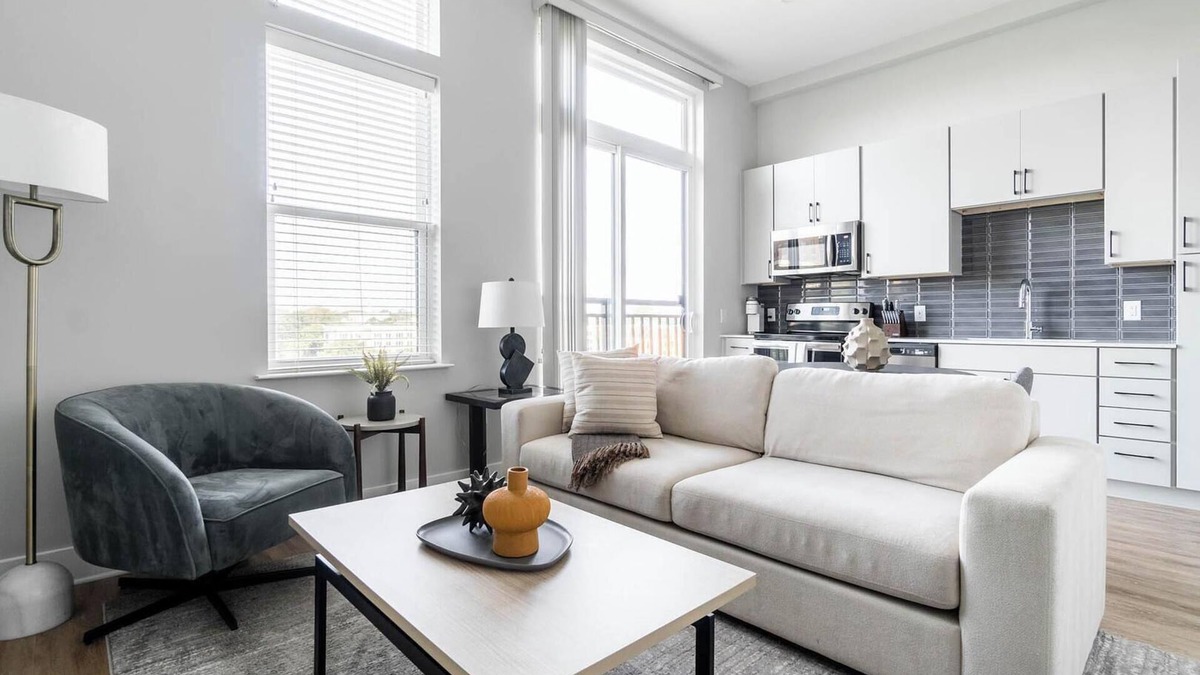 Downtown Apartment | Landing at Foster on the Park - Studio in Downtown