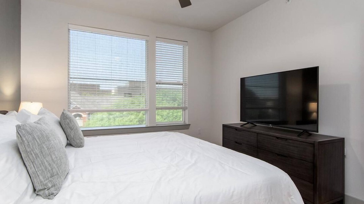 South Lamar Apartment | Landing at Groves South Lamar - 2 Bedrooms in South Lamar