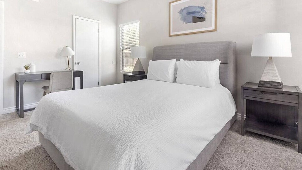 Rancho Oakey Apartment | Landing at Helix Apartments - 1 Bedroom in Rancho Oakey