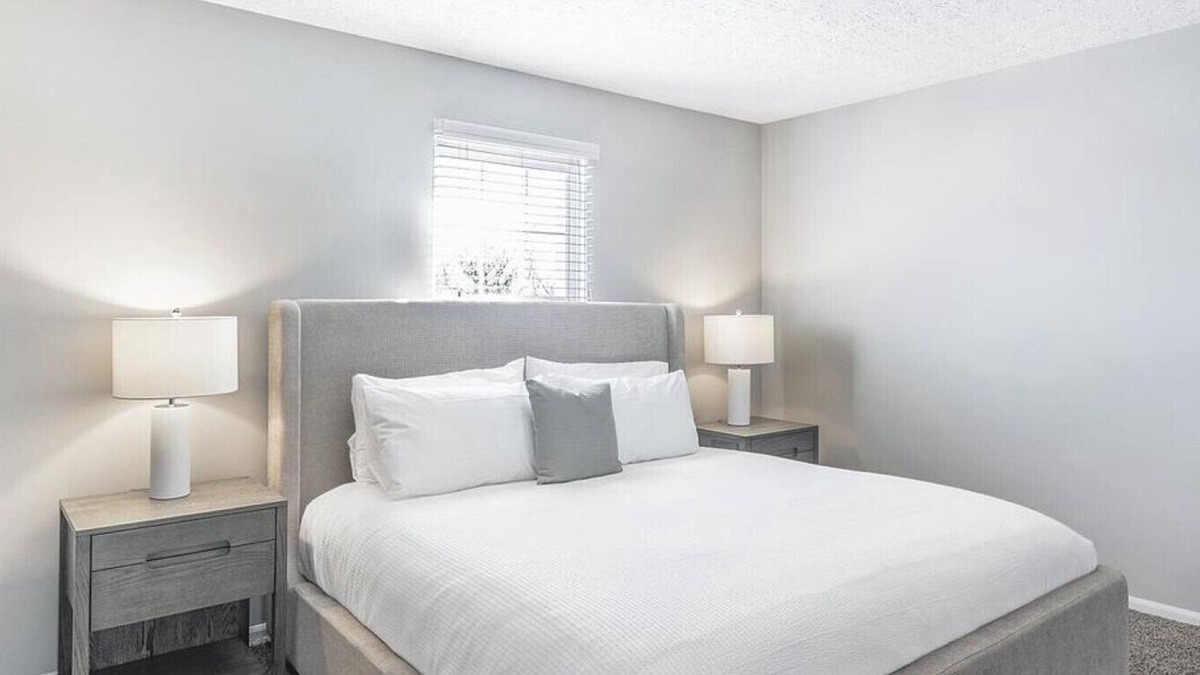 Lewis Center Apartment | Landing at Lake Club at Polaris - 1 Bedroom in Downtown Columbus