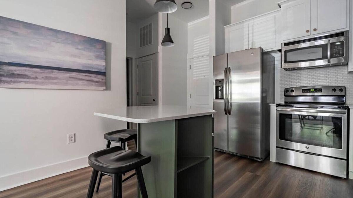 Cary Apartment | Landing at Lofts at Weston Lakeside - 1 Bedroom in Cary