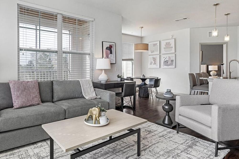 Highlands - Perkins Apartment | Landing at Mansions In the Park - 1 Bedroom in Highlands/Perkins
