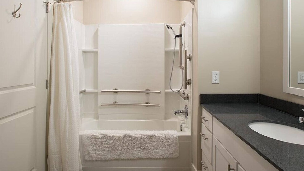 Toledo Apartment | Landing at Marina Lofts - 2 Bedrooms in East Toledo