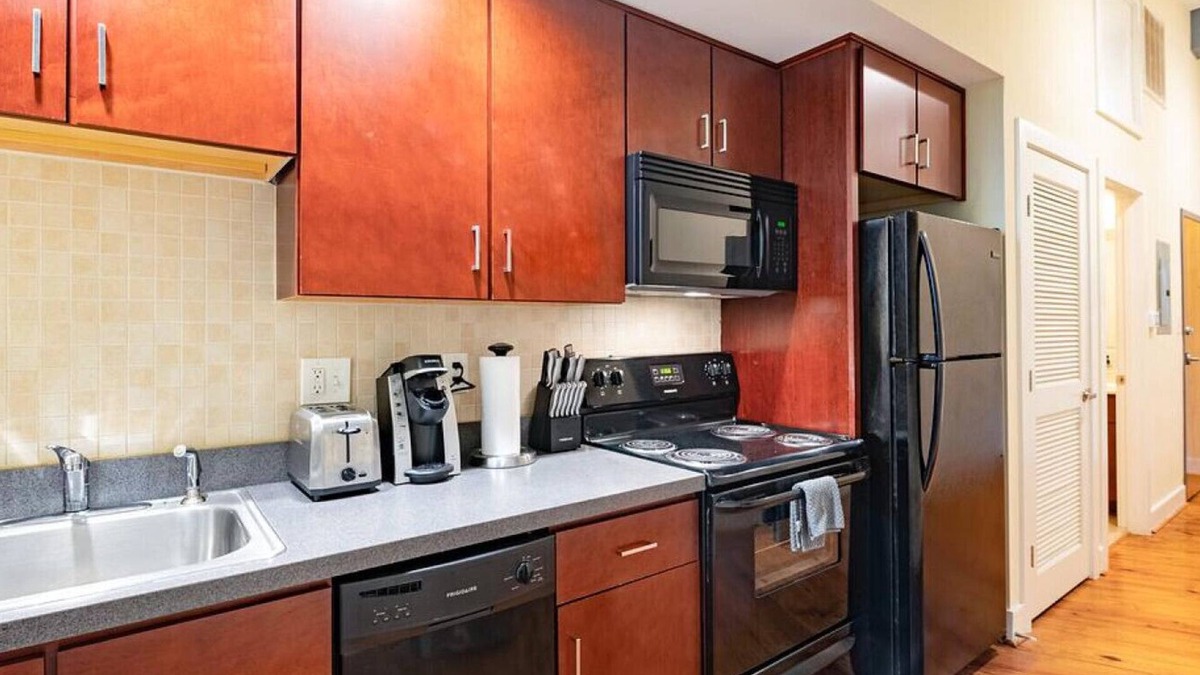 Petersburg Apartment | Landing at Mayton Transfer Lofts - Studio in Downtown Petersburg