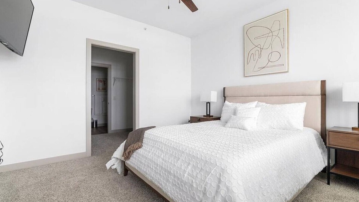 McCordsville Apartment | Landing at McCord Square - 1 Bedroom in Mc Cordsville
