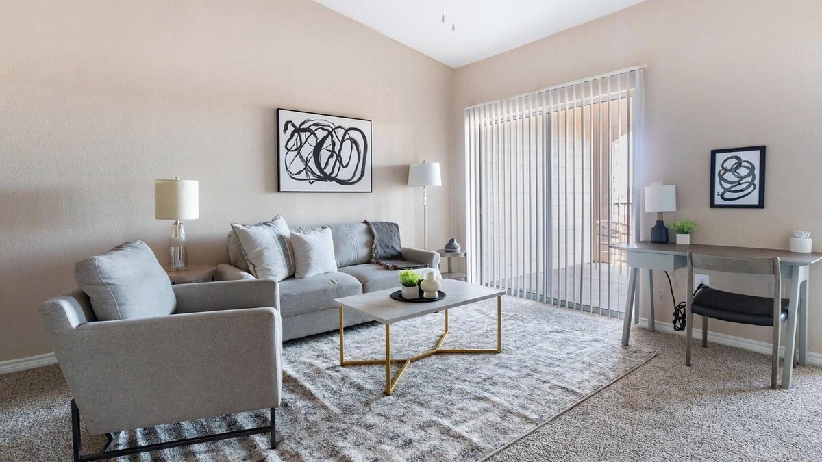 Fort Worth Apartment | Landing at Oxford at Lake Worth - 1 Bedroom in .