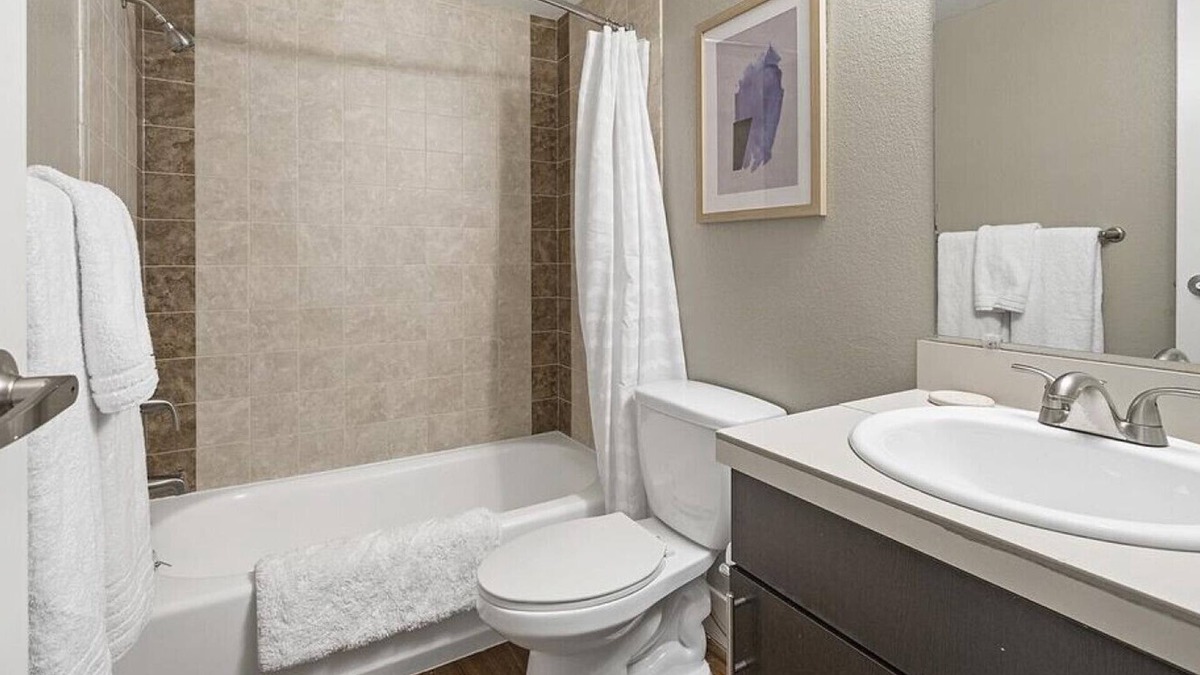 Longmont Apartment | Landing at Parkway Flats - 2 Bedrooms in Downtown Longmont