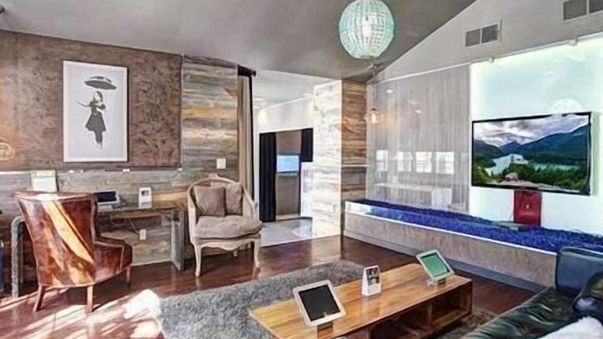 The Section Seven Apartment | Landing at Reflections at the Lakes - 1 Bedroom in The Section Seven