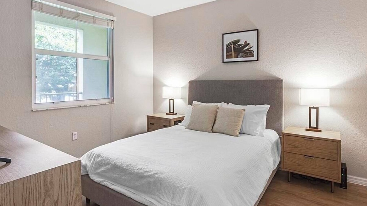 Sunrise Apartment | Landing at Solero Plantation - 2 Bedrooms in Downtown Plantation