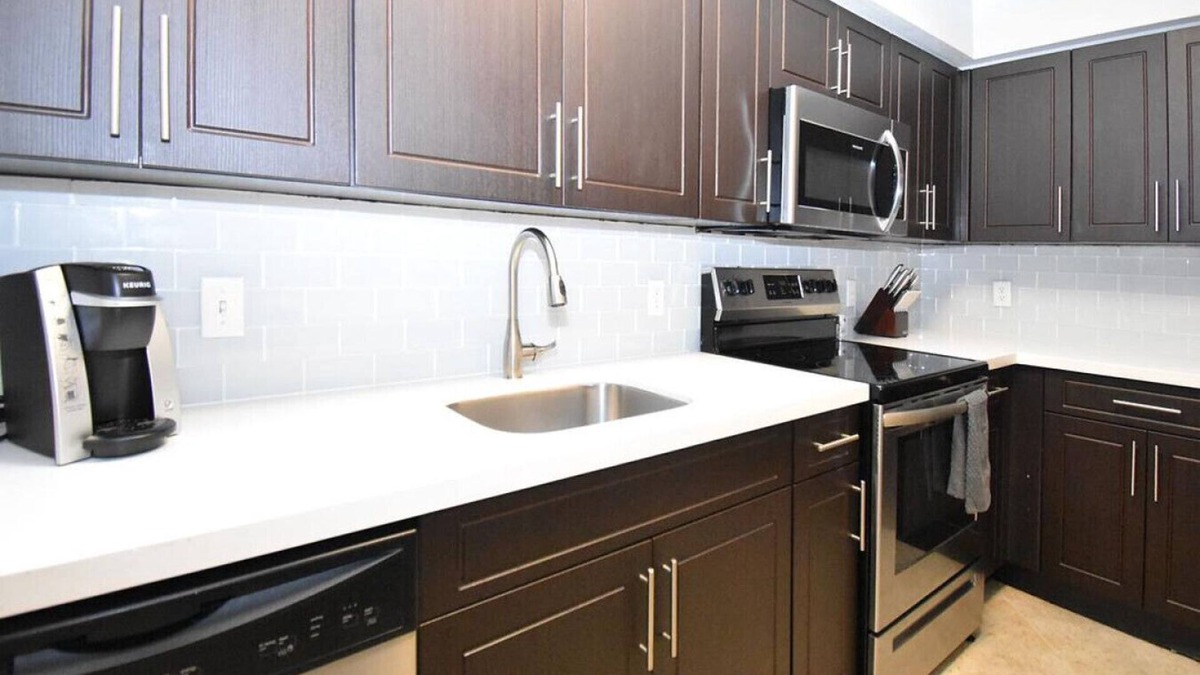 Plantation Apartment | Landing at Solero Plantation - 2 Bedrooms in Downtown Plantation