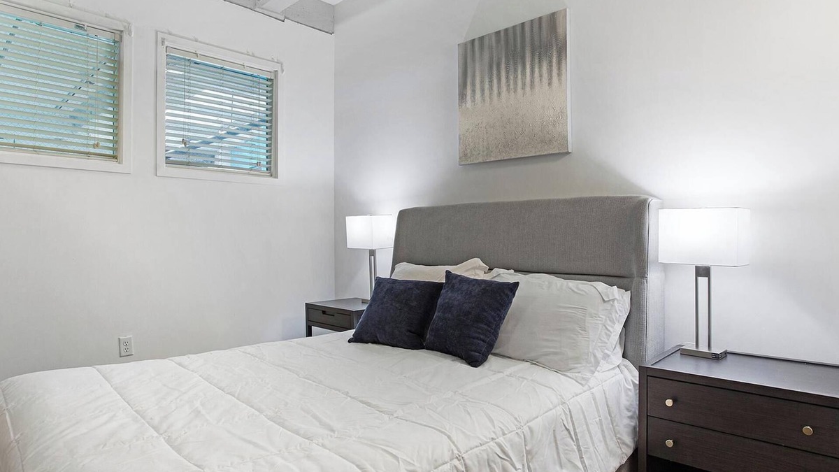 Petersburg Apartment | Landing at Star Lofts - 1 Bedroom in Petersburg