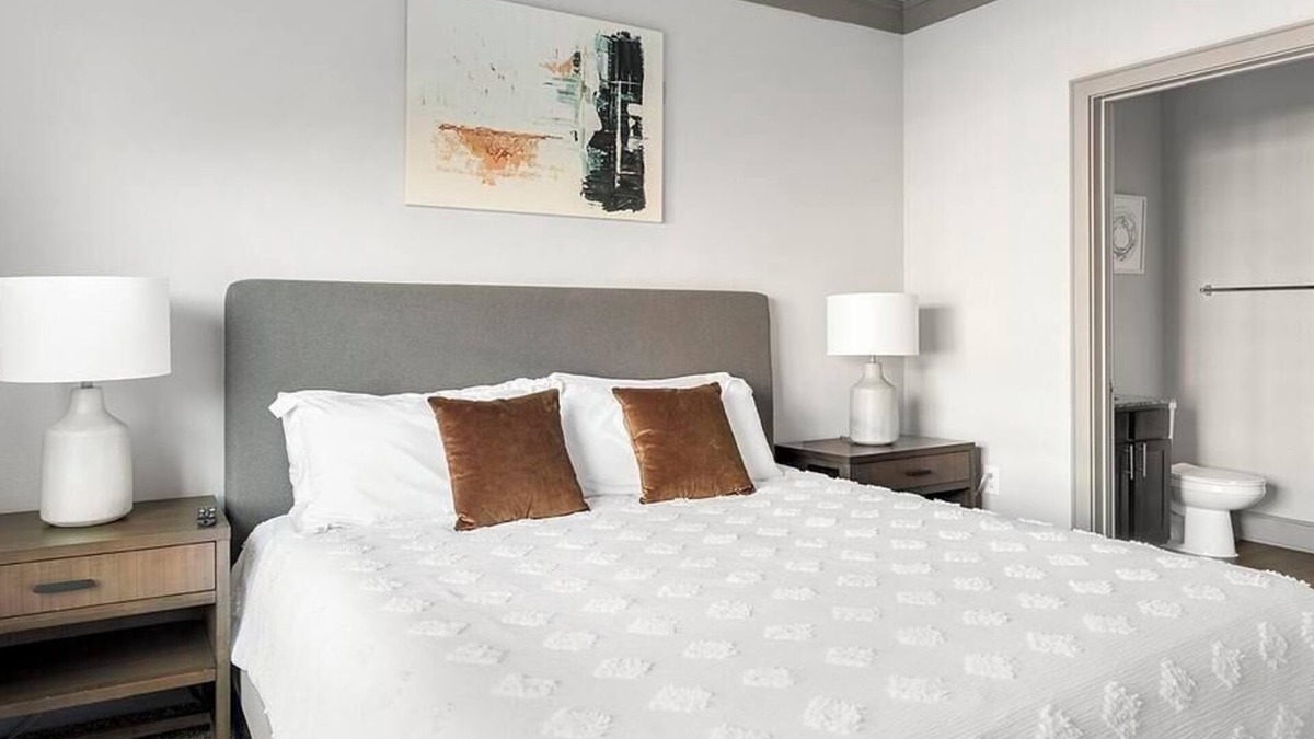 Northeast Carrollton Apartment | Landing at The Avenues at Carrollton - 1 Bedroom in Northeast Carrollton