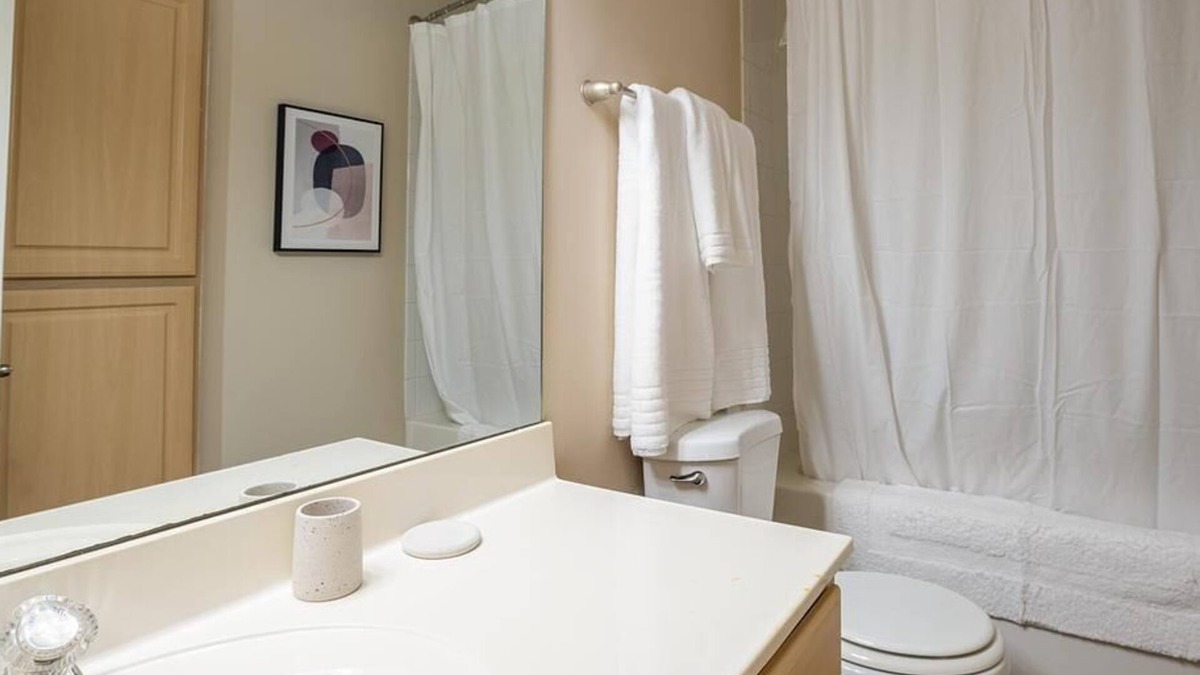 Buechel Apartment | Landing at The Legends Apartments - 2 Bedrooms in Downtown Louisville