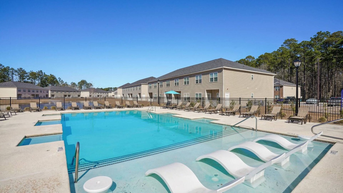 Bloomingdale Apartment | Landing at The Meadows - 2 Bedrooms in Blooming.