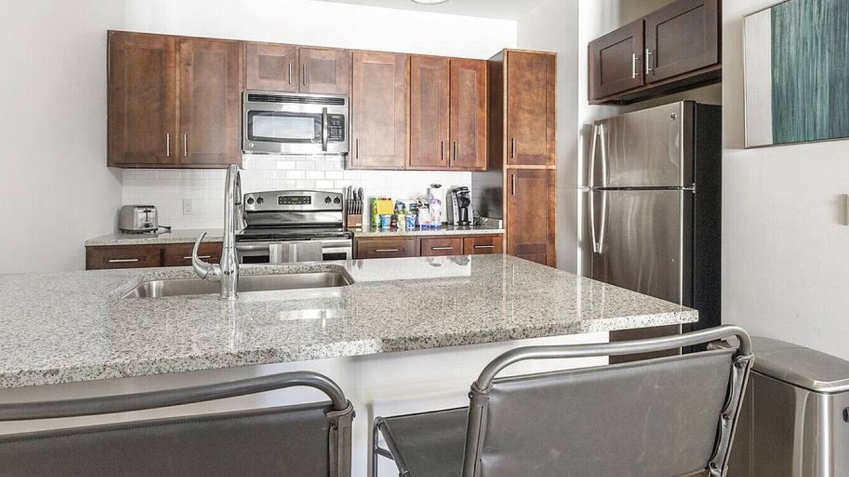 Simsbury Apartment | Landing at The Pointe at Dorset Crossing - 1 Bedroom in Downtown Simsbury