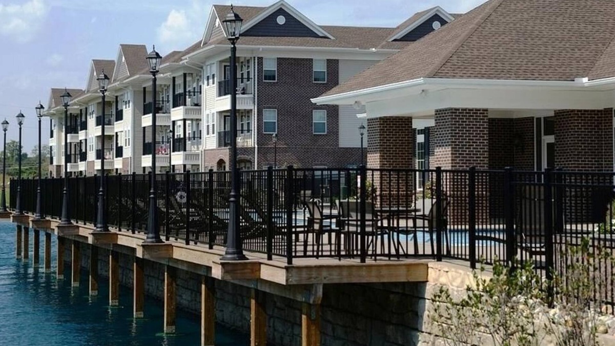 Columbus Apartment | Landing at The View at Polaris - 1 Bedroom in Far North