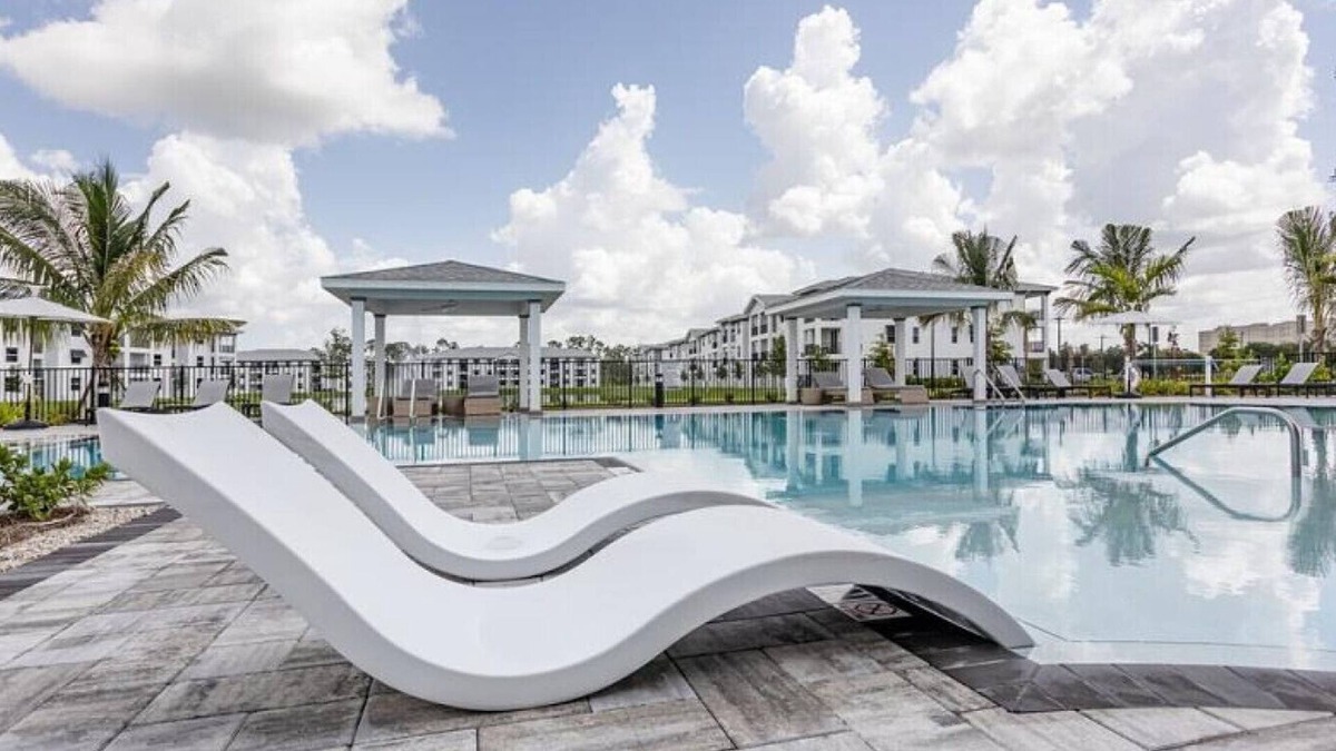 Fort Myers Apartment | Landing at The Vistas at Eastwood - 2 Bedrooms in Eastwood Village