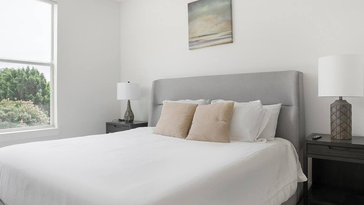 Park Central Apartment | Landing | Beautiful 1BD, Pool, Courtyard