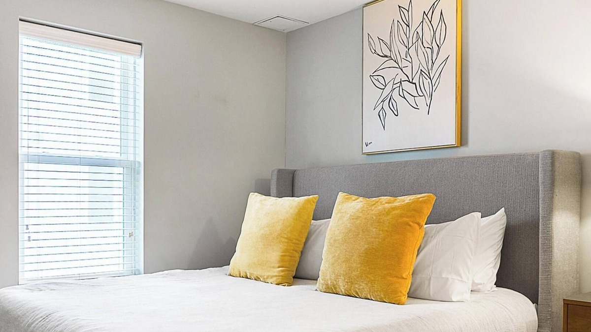 Downtown Indianapolis Apartment | Landing | Beautiful 1BD, Rooftop Lounge, Gym