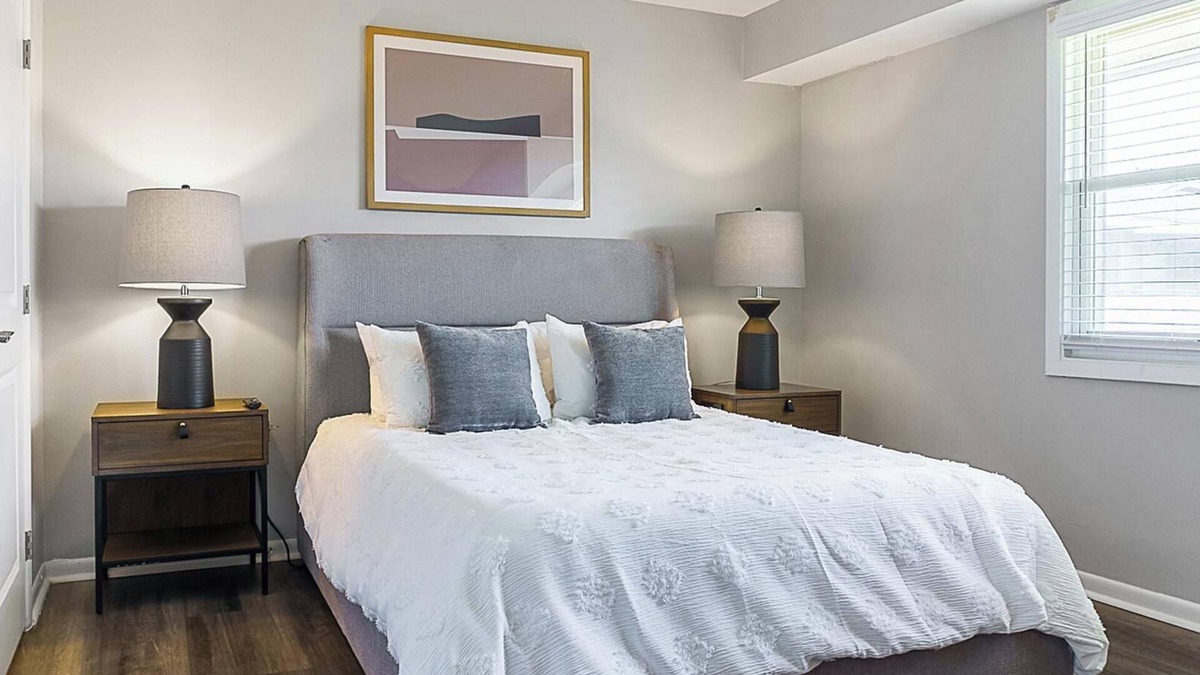 Indianapolis Apartment | Landing | Beautiful 1BD, Gym, Courtyard