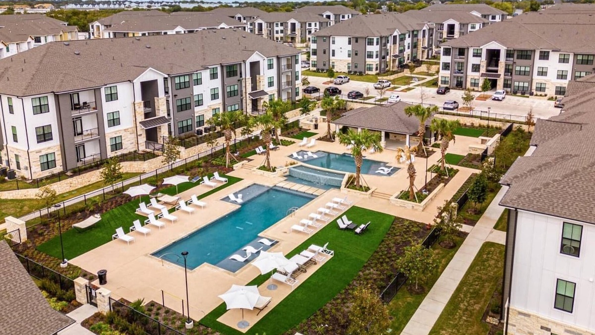Pflugerville Apartment | Landing | Chic 1BD, Courtyard, Gym