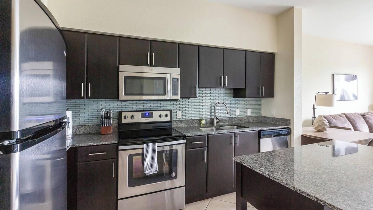 Miramar Apartment | Landing | Chic 1BD, Gym, Clubhouse