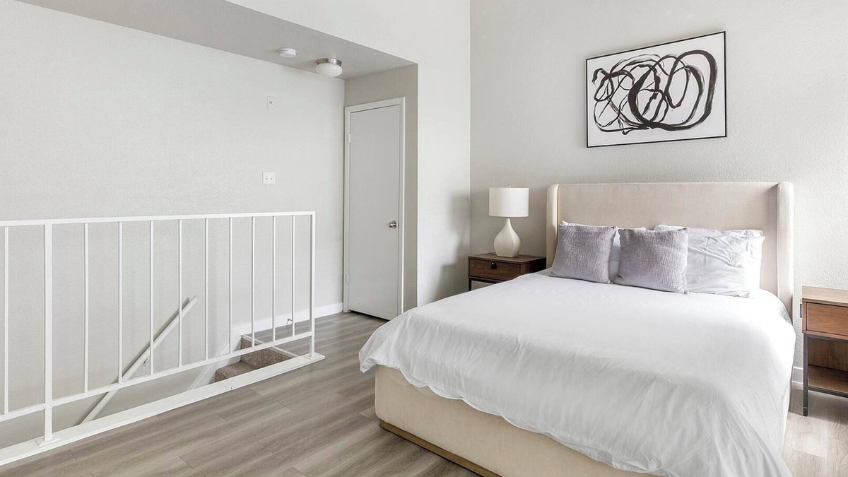 Fort Worth Apartment | Landing | Chic 1BD, Gym, Pool
