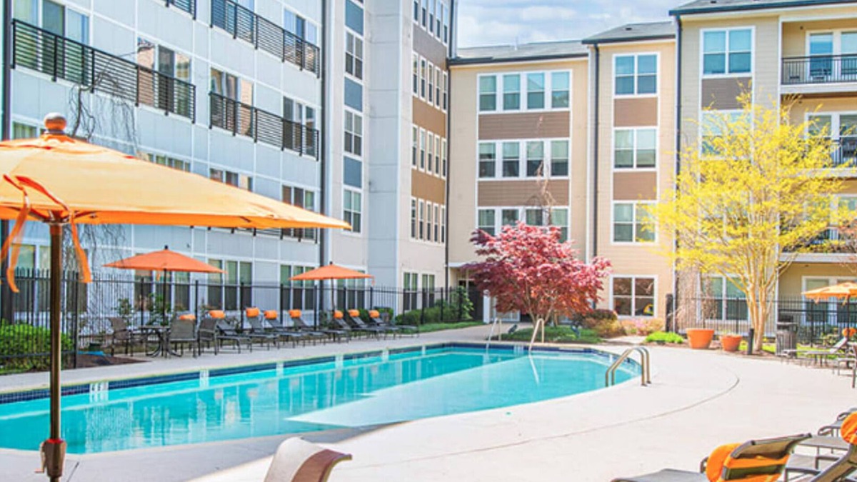 Chillum Apartment | Landing | Chic 1BD, Pool, Gym