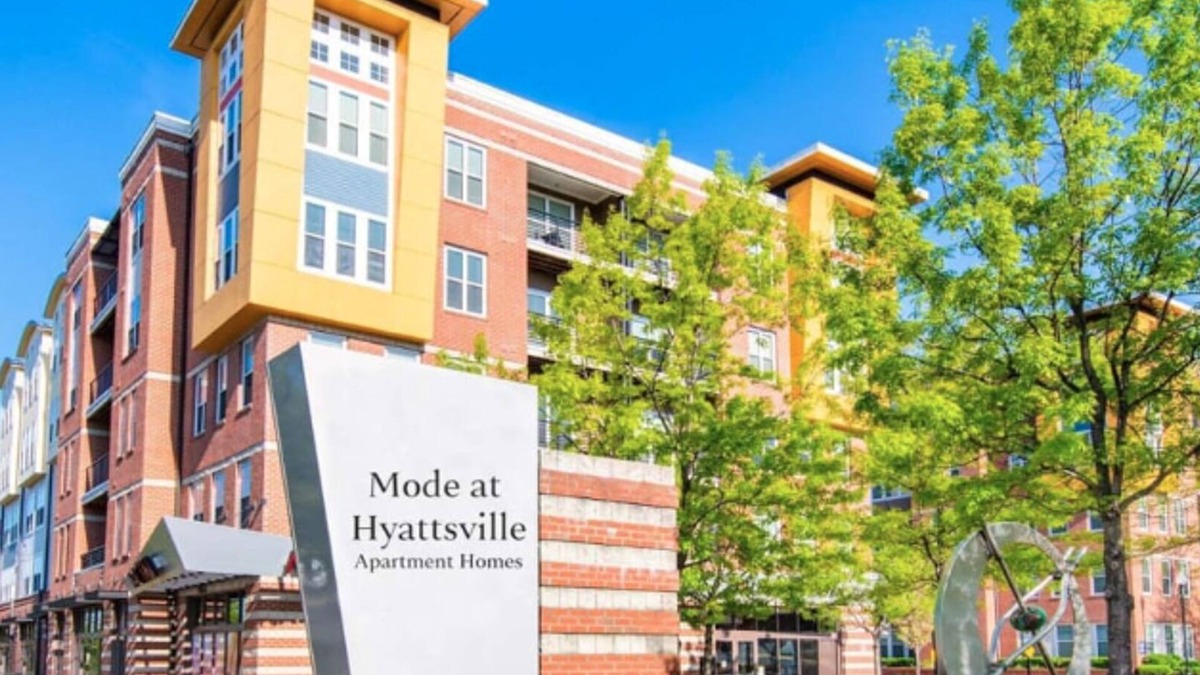 Chillum Apartment | Landing | Chic 2BD, Gym, Clubhouse