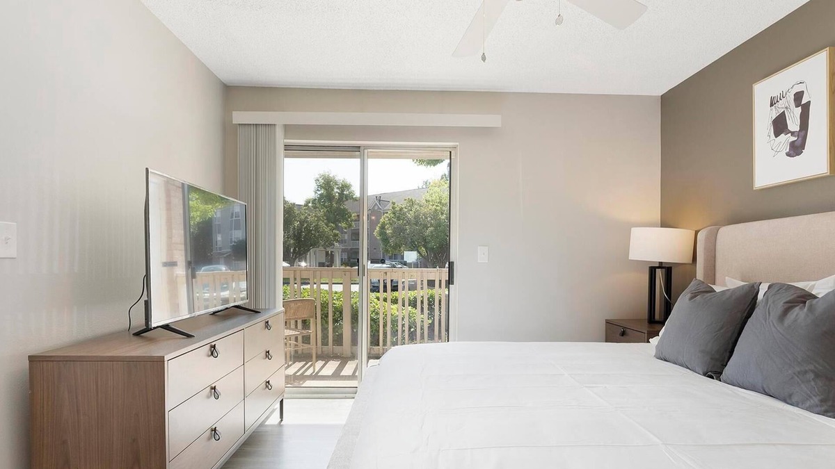 Denton Apartment | Landing | Incredible 1BD in Denton